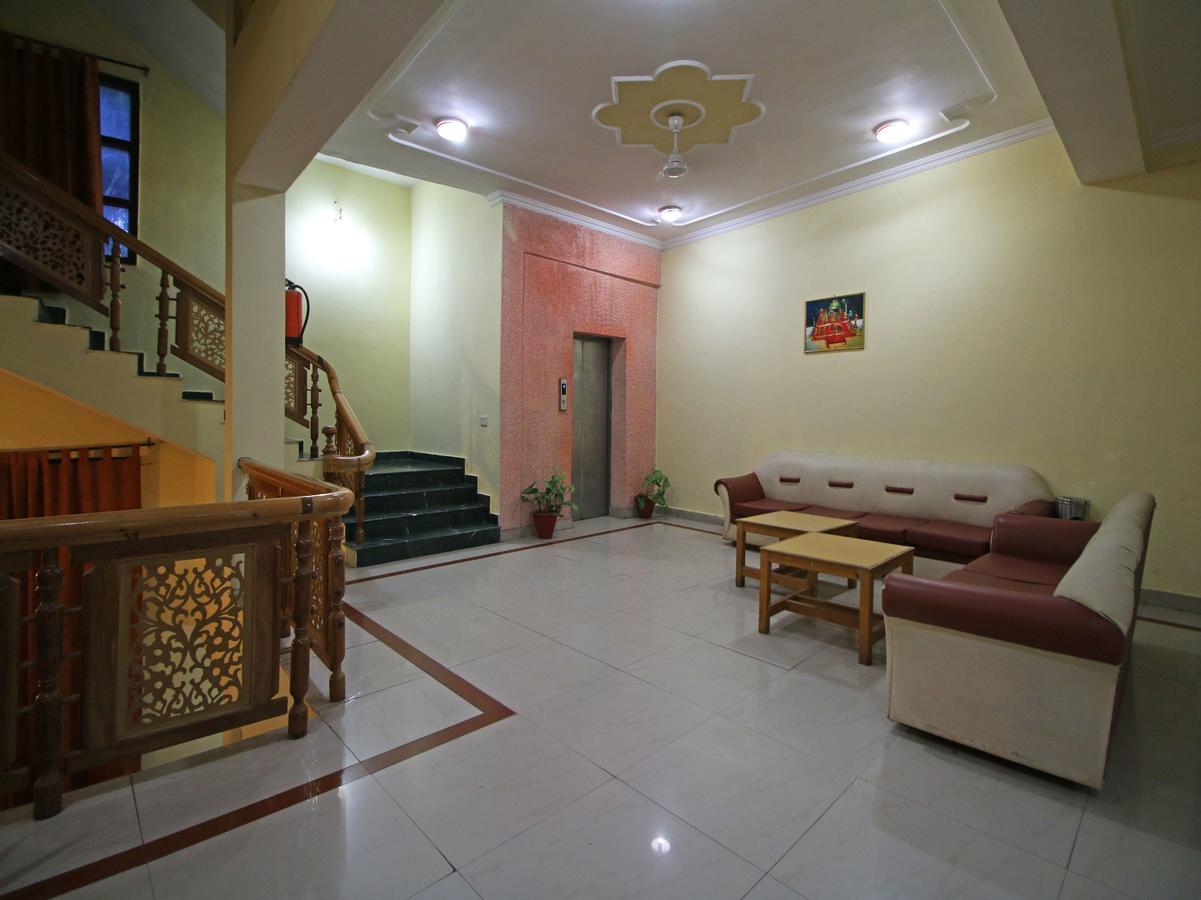 Oyo 5667 Katra Continental Hotel Luaran gambar