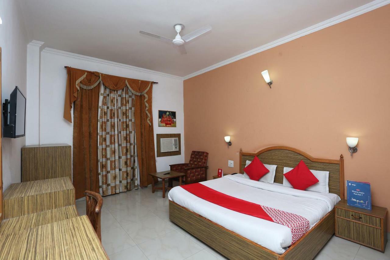 Oyo 5667 Katra Continental Hotel Luaran gambar
