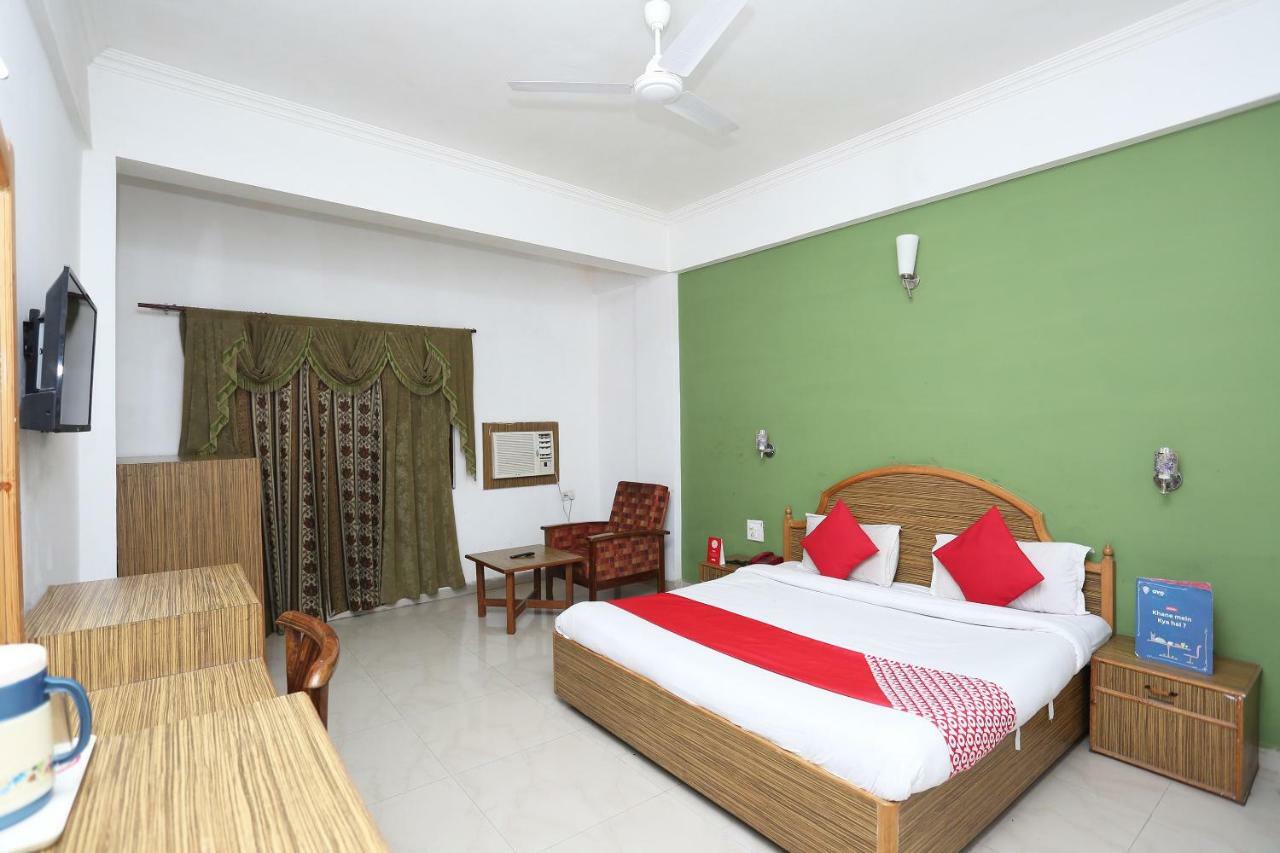 Oyo 5667 Katra Continental Hotel Luaran gambar